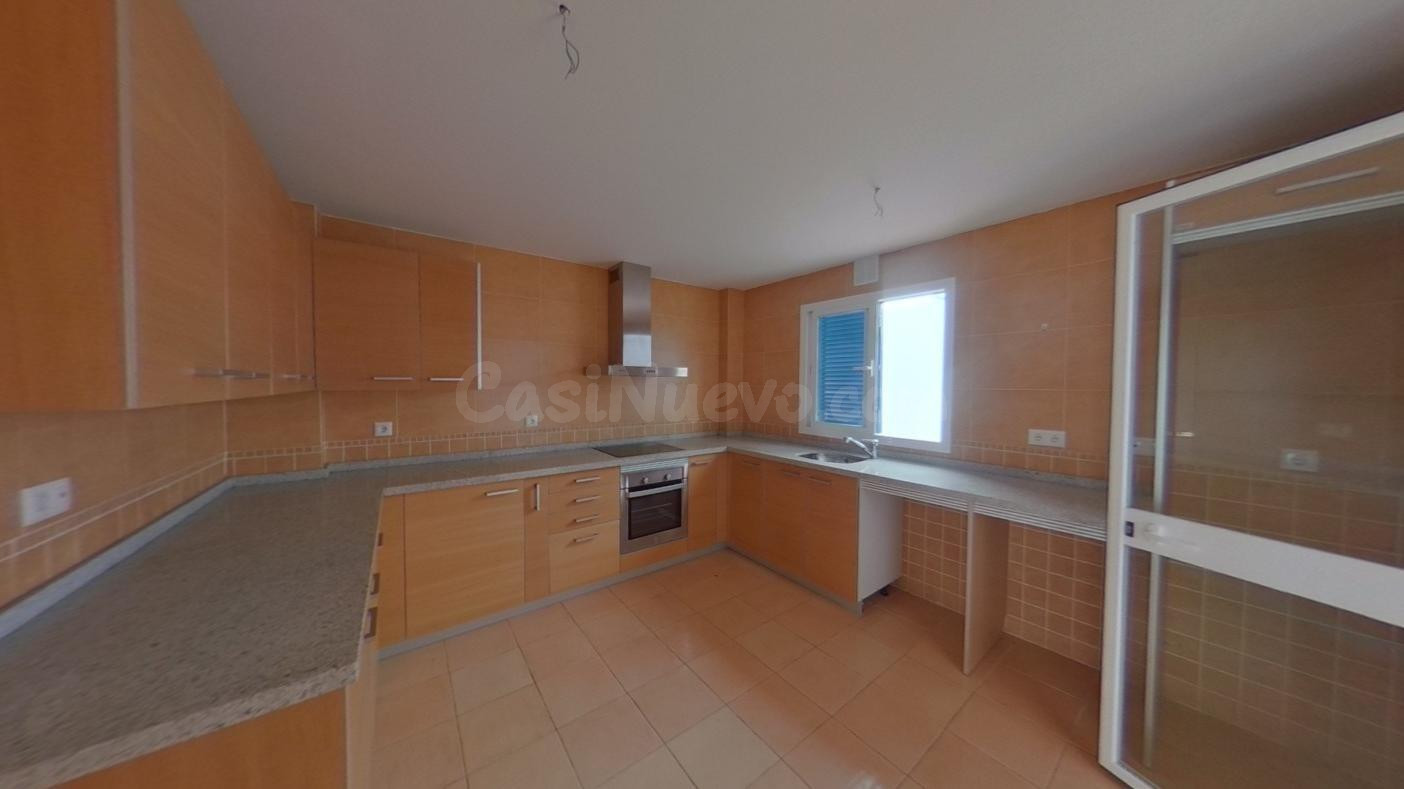Benalmádena - Adosado, 3 Dormitorios, Terraza, Patio, Garaje - foto 4