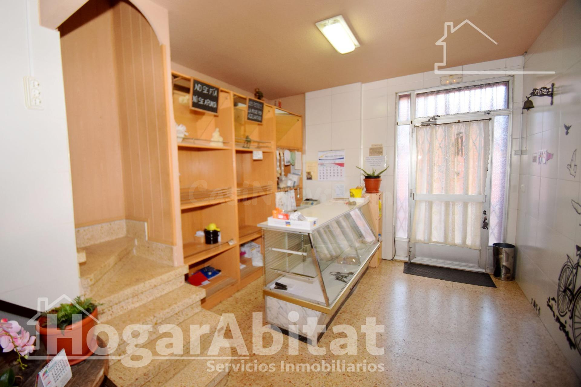 MAGNIFICA CASA CON TERRAZA Y LOCAL COMERCIAL EN EL CENTRO - foto 5