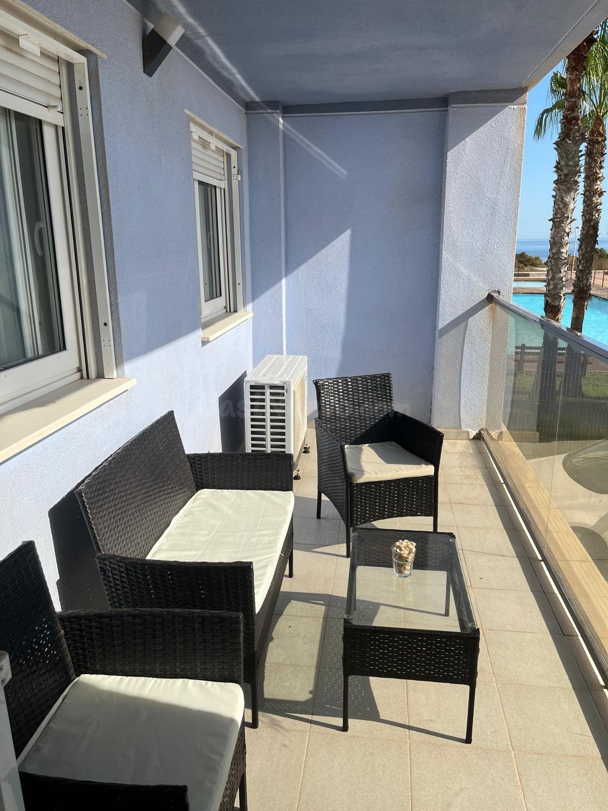 Moderna vivienda de 85 metros cuadrados junto al Mediterráne - foto 2
