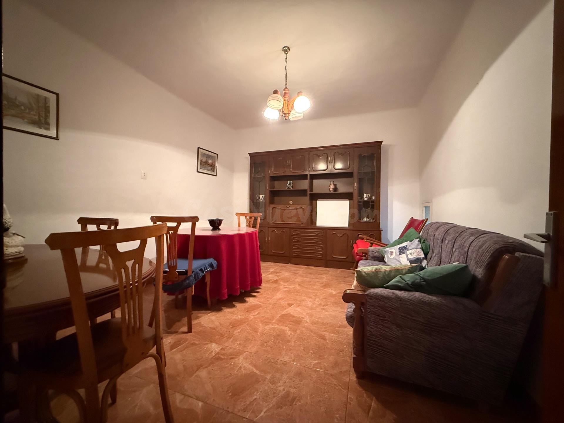 Se Vende Casa de Dos Plantas con Cueva en Canjayar