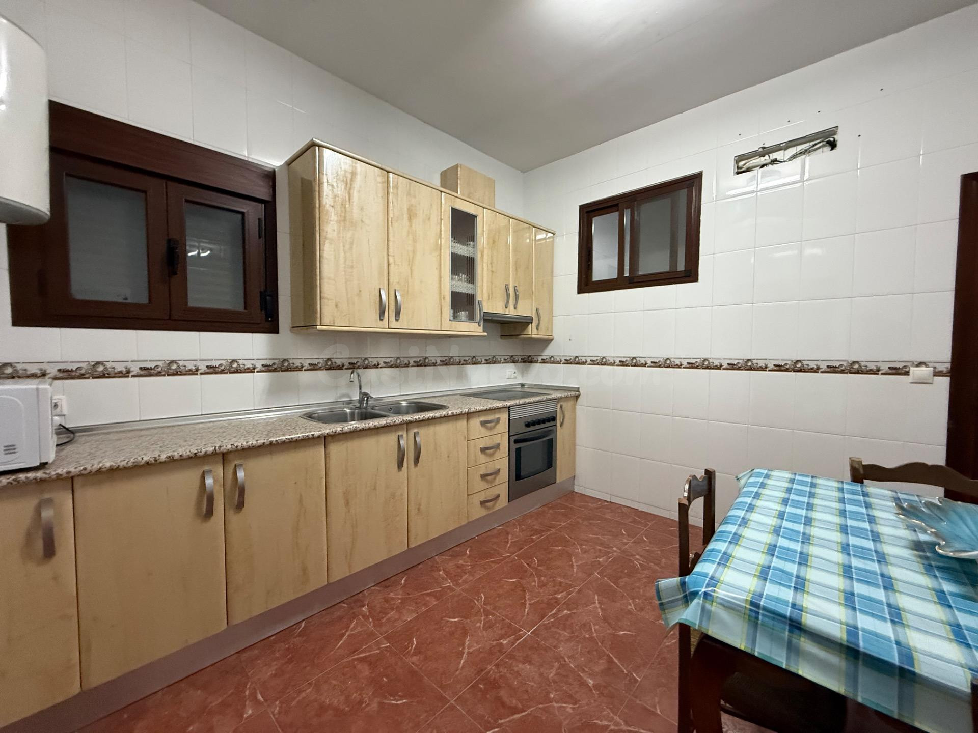 Se Vende Casa de Dos Plantas con Cueva en Canjayar - foto 4