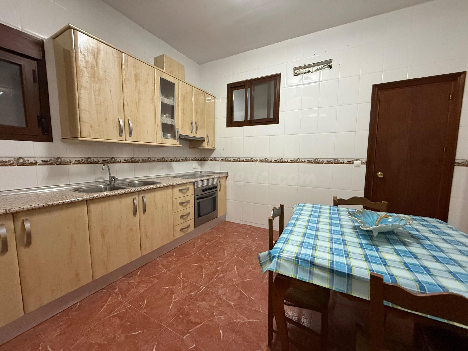 Se Vende Casa de Dos Plantas con Cueva en Canjayar - foto 5