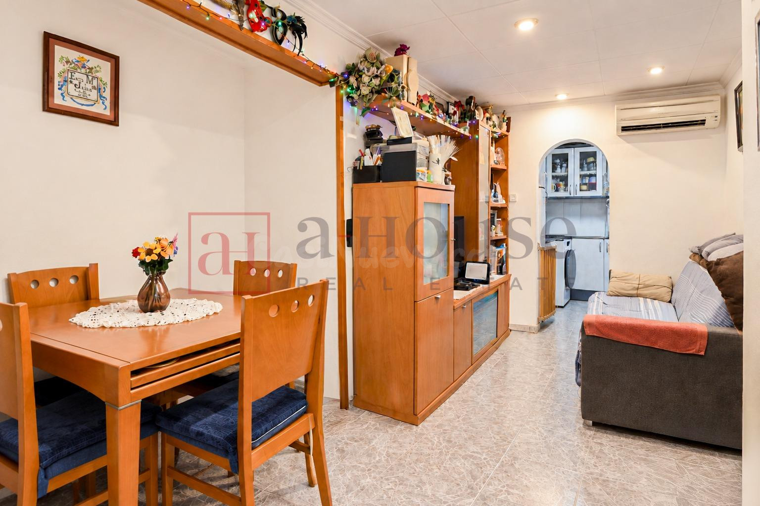 PISO EN TRANQUILO PASAJE, LISTO PARA ENTRAR A VIVIR EN EL CA