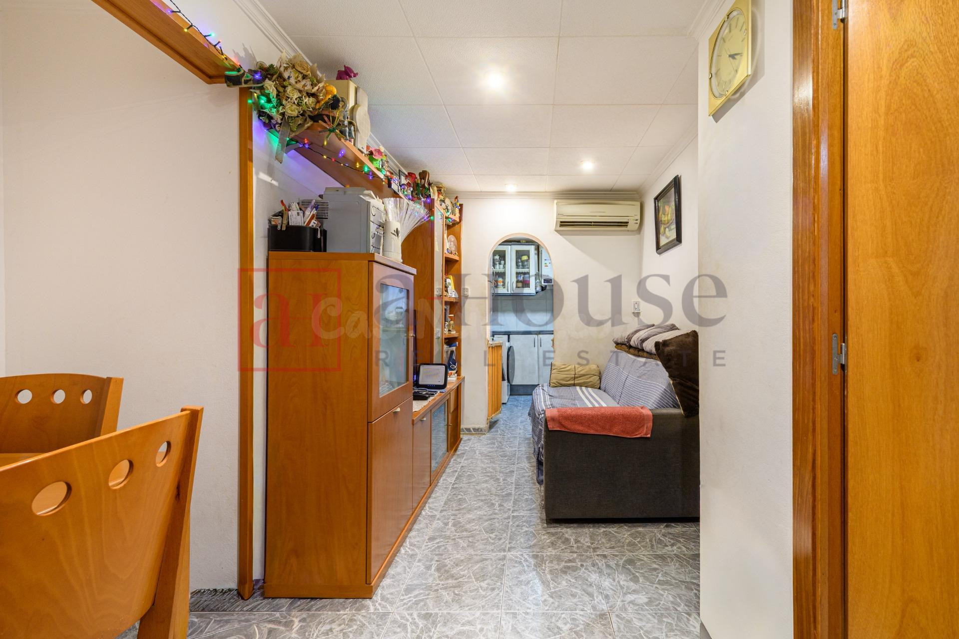 PISO EN TRANQUILO PASAJE, LISTO PARA ENTRAR A VIVIR EN EL CA - foto 4