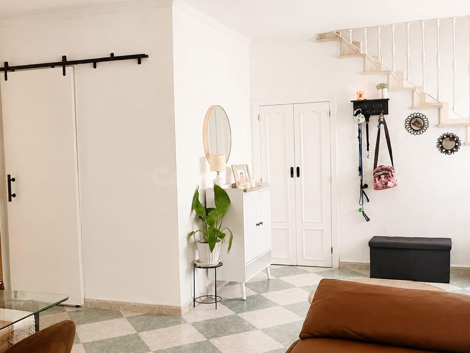 CASA REFORMADA EN HUELVA - foto 3