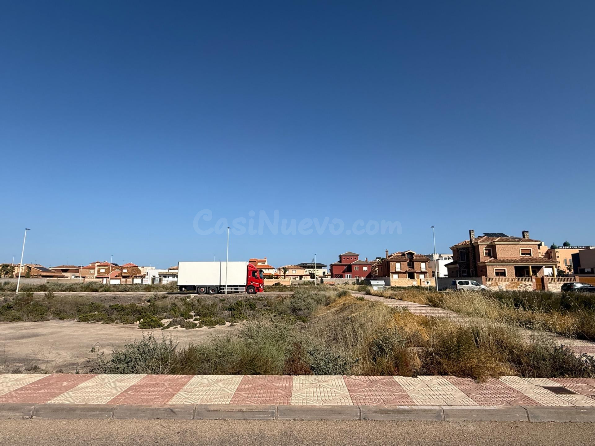 Se Vende Solar en Las Salinas en Calle Grecia - foto 2