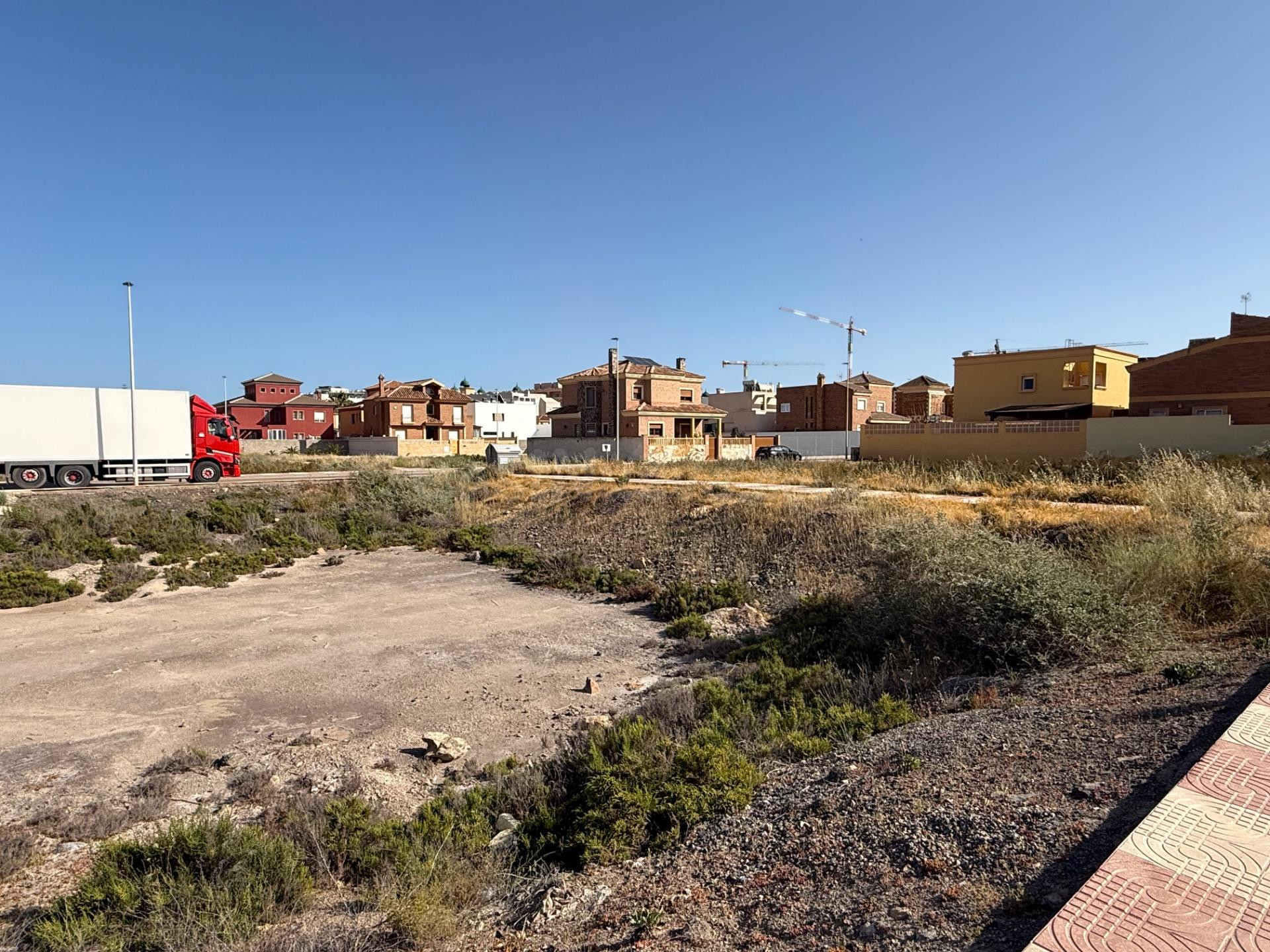 Se Vende Solar en Las Salinas en Calle Grecia - foto 4