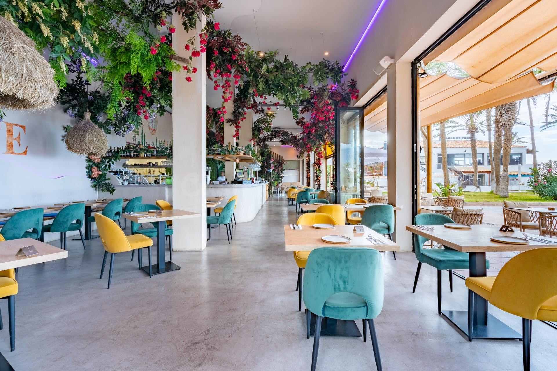 Traspaso restaurante en primera línea del mar - foto 2
