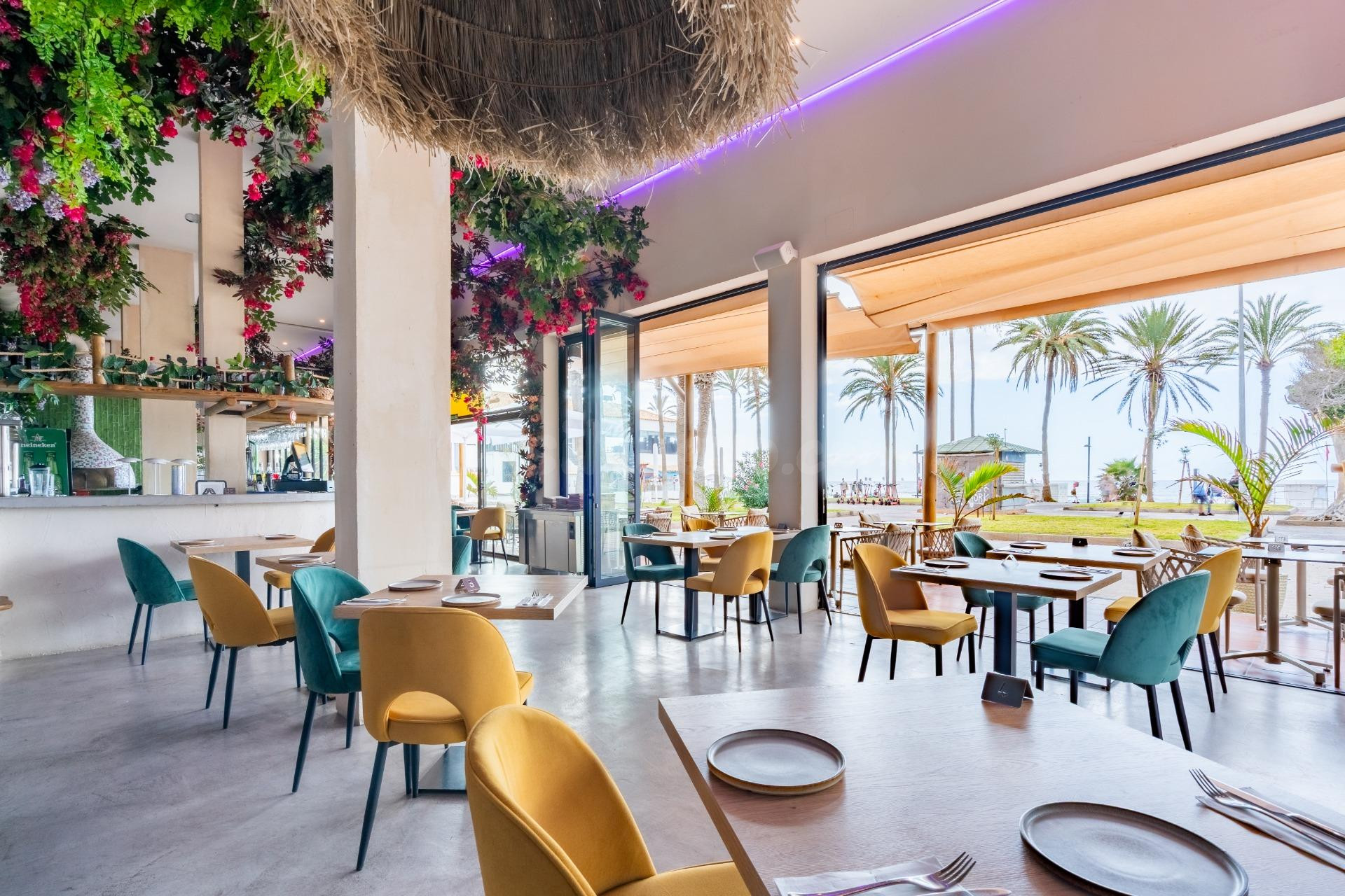 Traspaso restaurante en primera línea del mar - foto 3