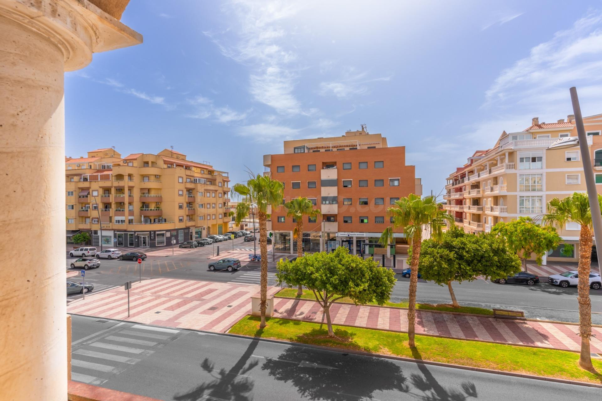 Se Vende Piso de 3 Dormitorios y 2 Baños en Las Salinas a Es - foto 2