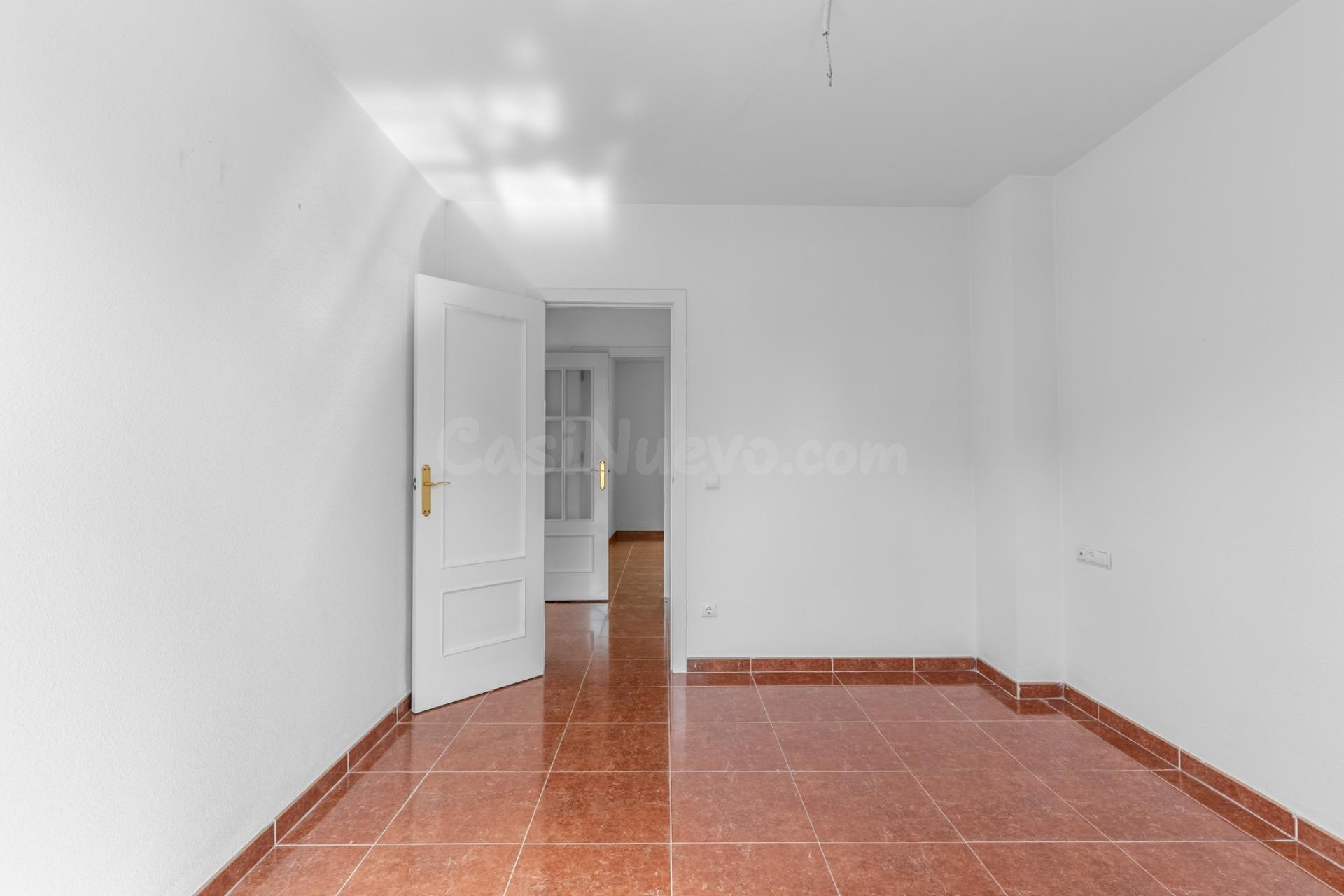 Se Vende Piso de 3 Dormitorios y 2 Baños en Las Salinas a Es - foto 5