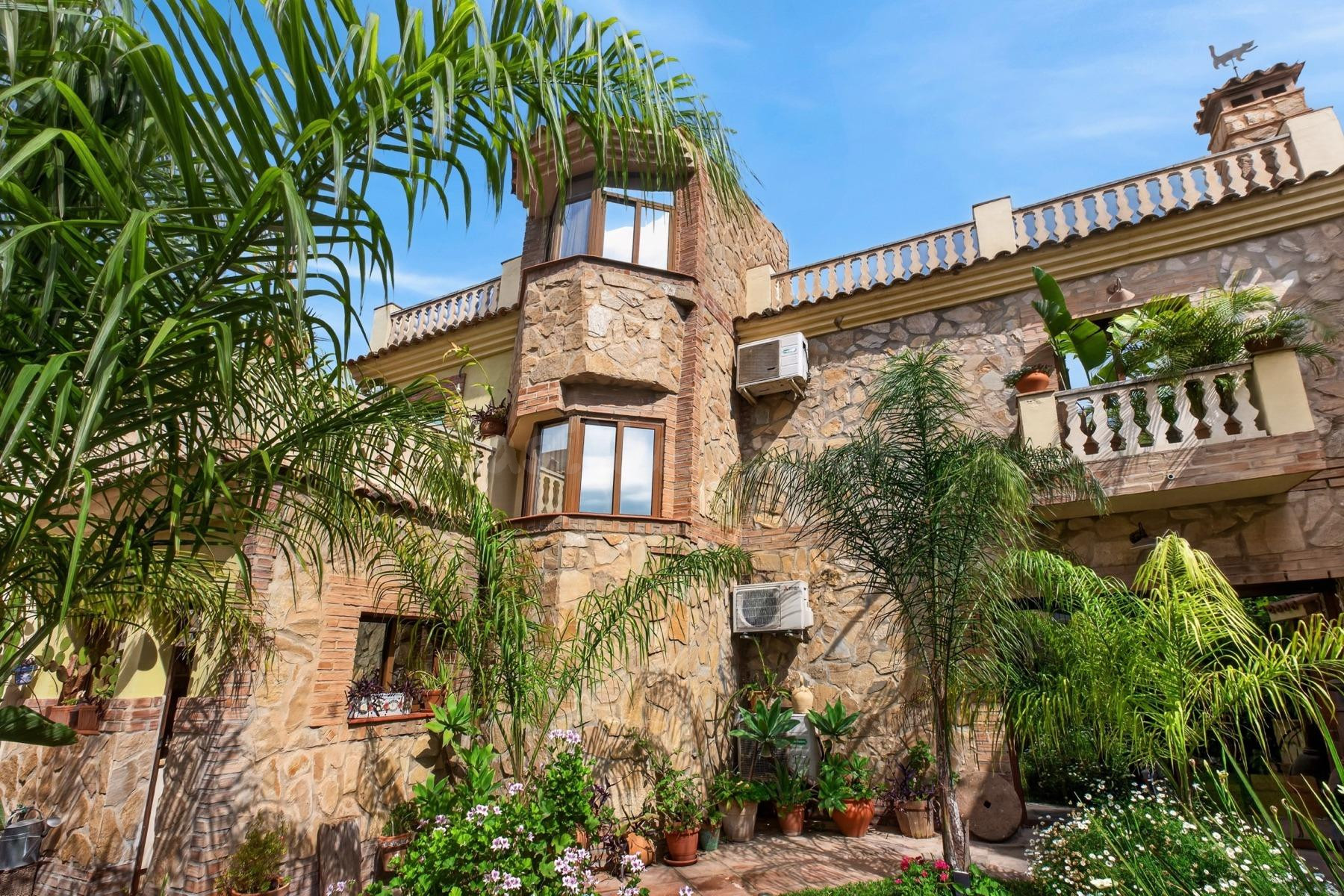 Exclusiva vivienda con encanto mediterráneo en Churriana - foto 3