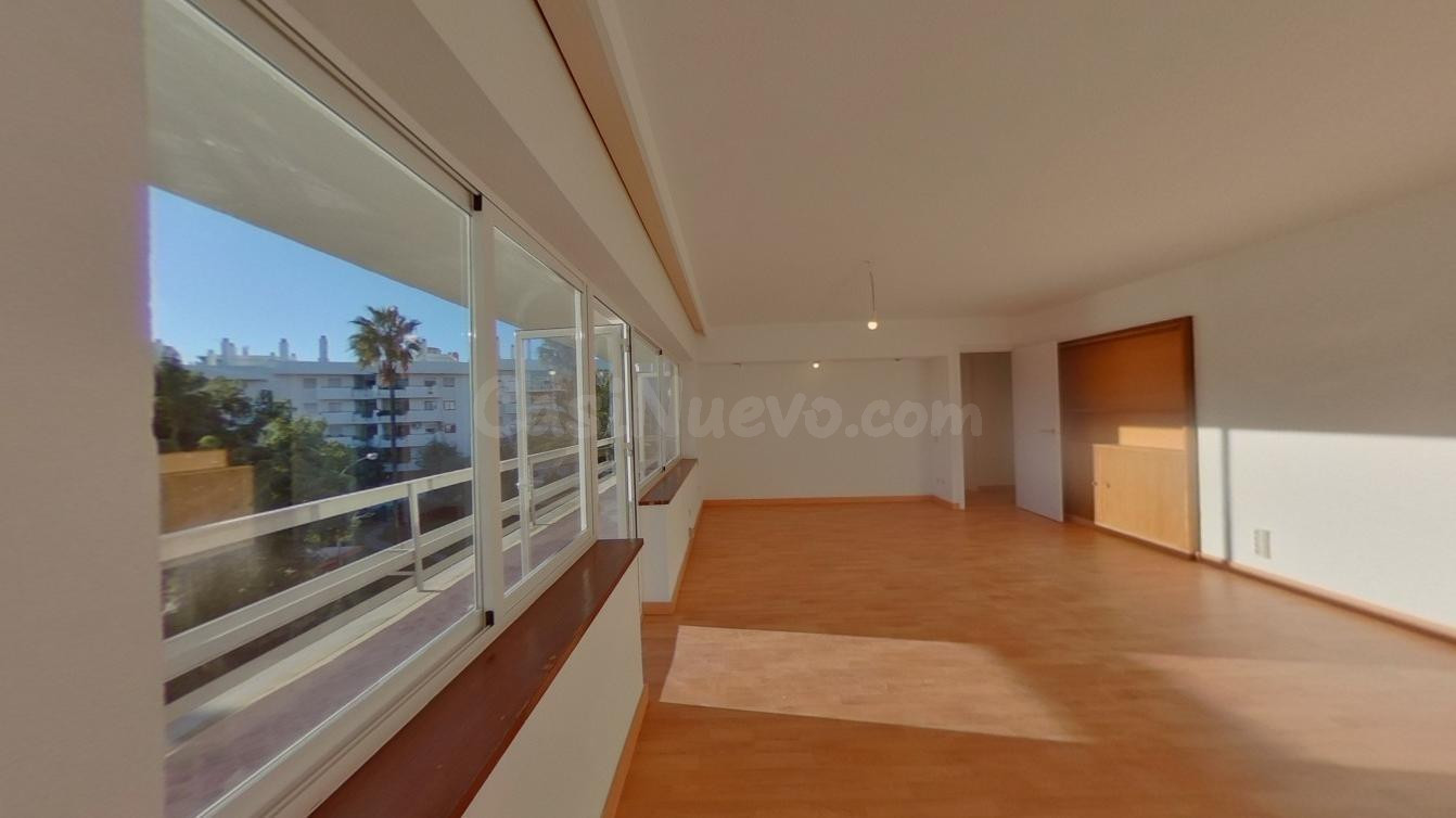 Torremolinos - Piso, 4 Dormitorios, A Pocos Pasos del Mar - foto 2