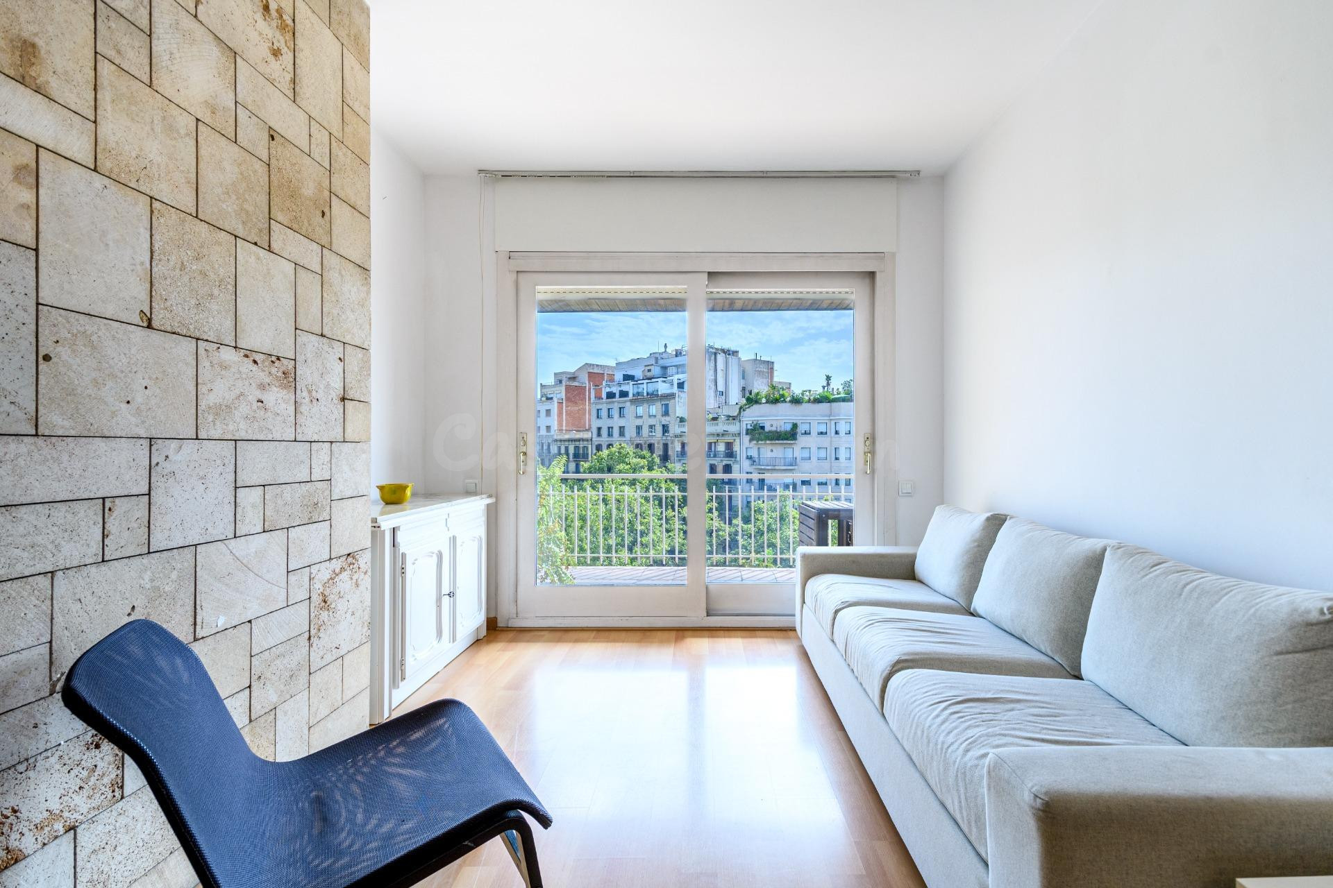 PISO ALTO CON BALCÓN/TERRAZA Y TRES PIEZAS EXTERIORES EN EL  - foto 5