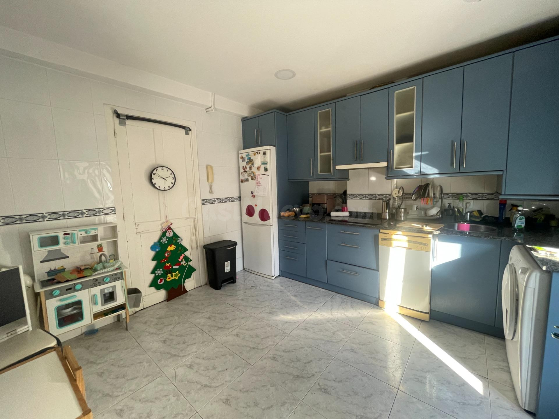 Piso de 3 habitaciones con vistas al bosque y excelentes con - foto 4
