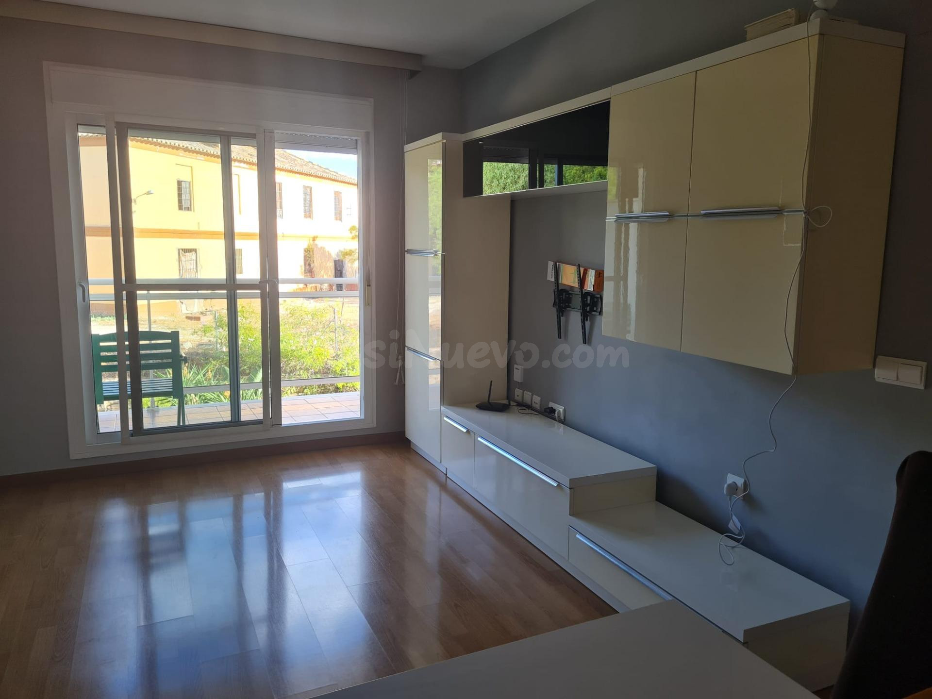 Espectacular piso con terraza, piscina, parking y trastero e - foto 2