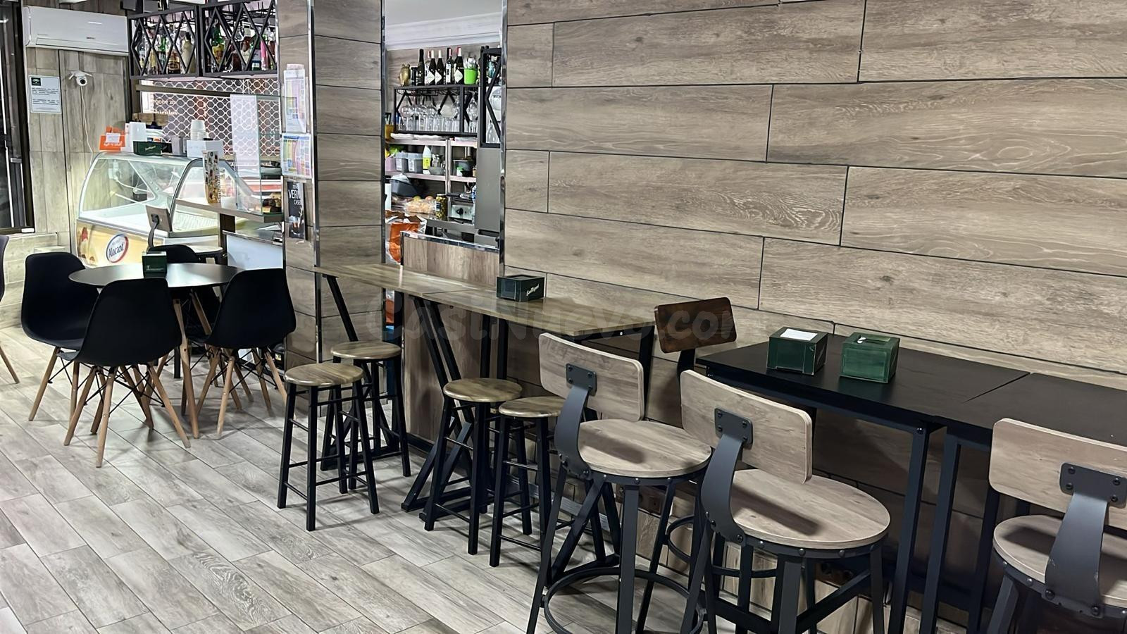 LOCAL COMERCIAL EN PLENO CENTRO DE ANTEQUERA – VENTA Y ALQUI - foto 2