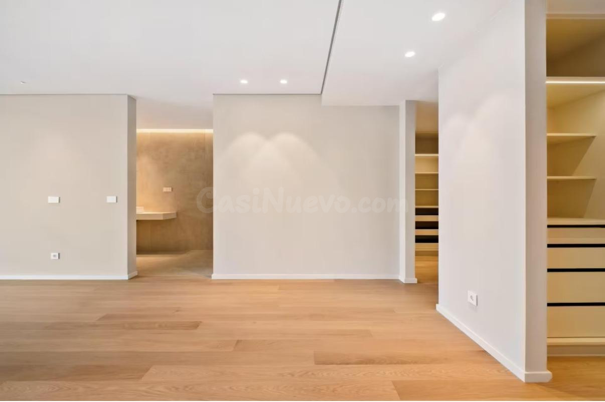 PROPIEDAD ÚNICA EN ALMERÍA | 200 m2 DE LUJO Y 120 m2 DE TERR - foto 2