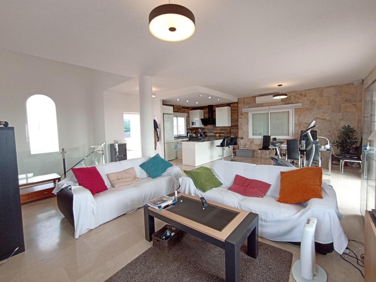 FANTASTICA VILLA EN ZONA BAJA DE LA CAPELLANIA CON PISCINA Y - foto 3