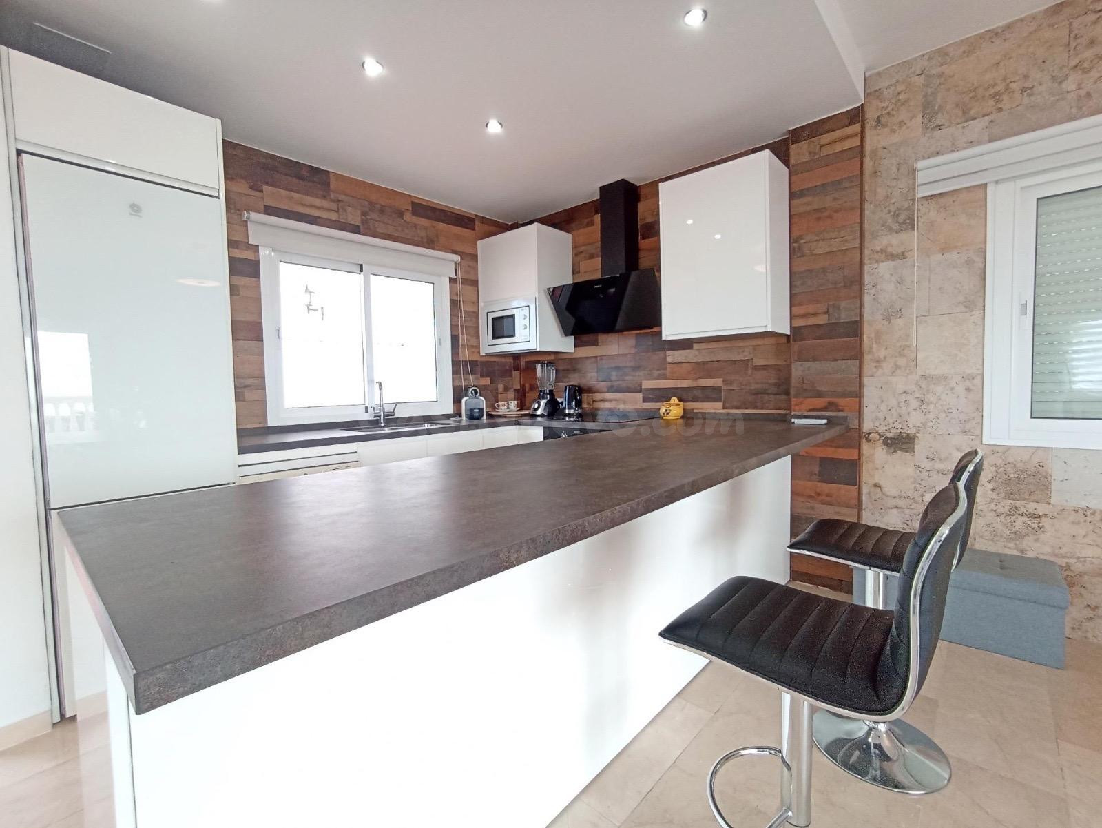FANTASTICA VILLA EN ZONA BAJA DE LA CAPELLANIA CON PISCINA Y - foto 4
