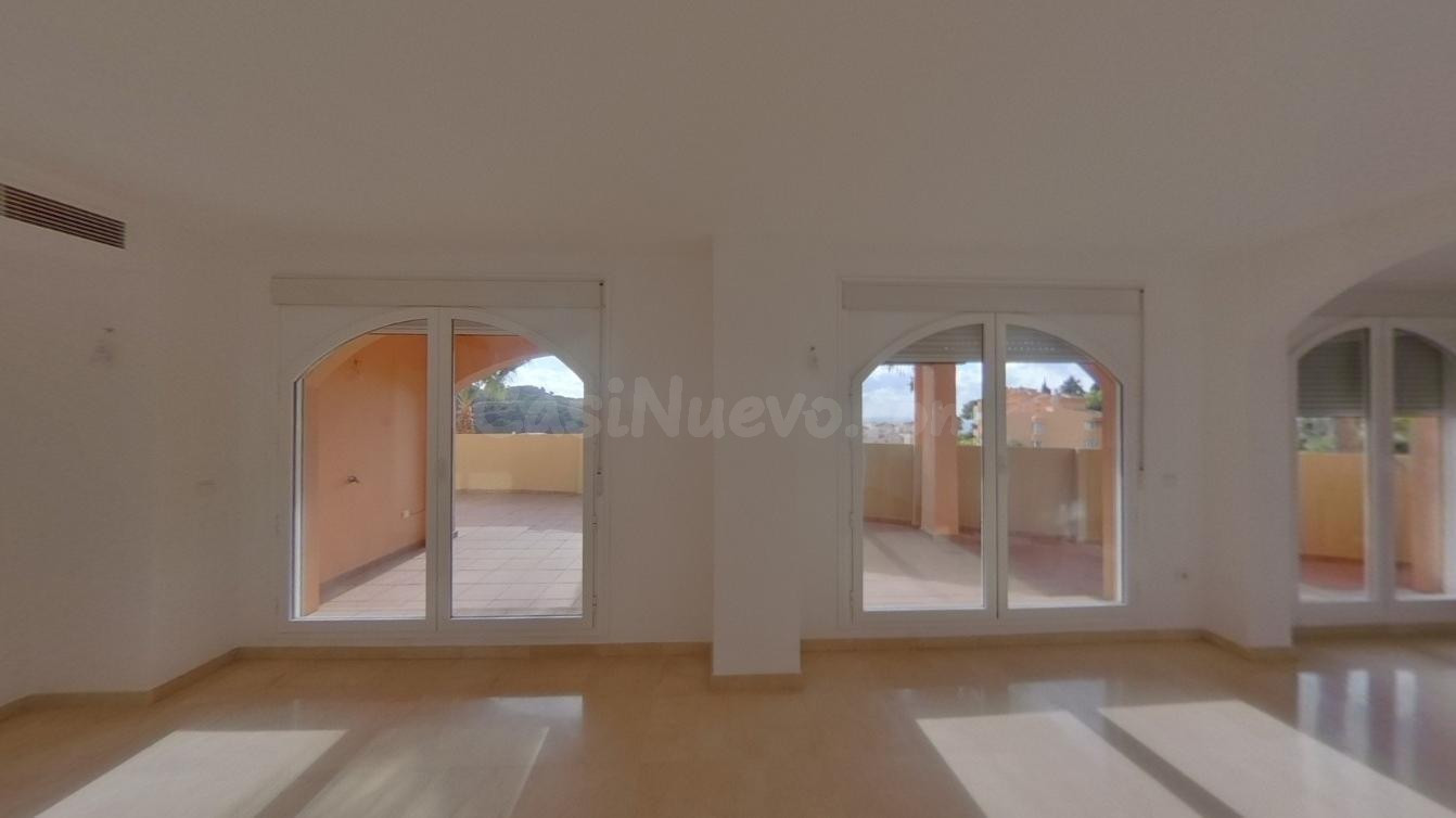 Calahonda - Piso, 2 Dormitorios, Terraza, Piscina - foto 3