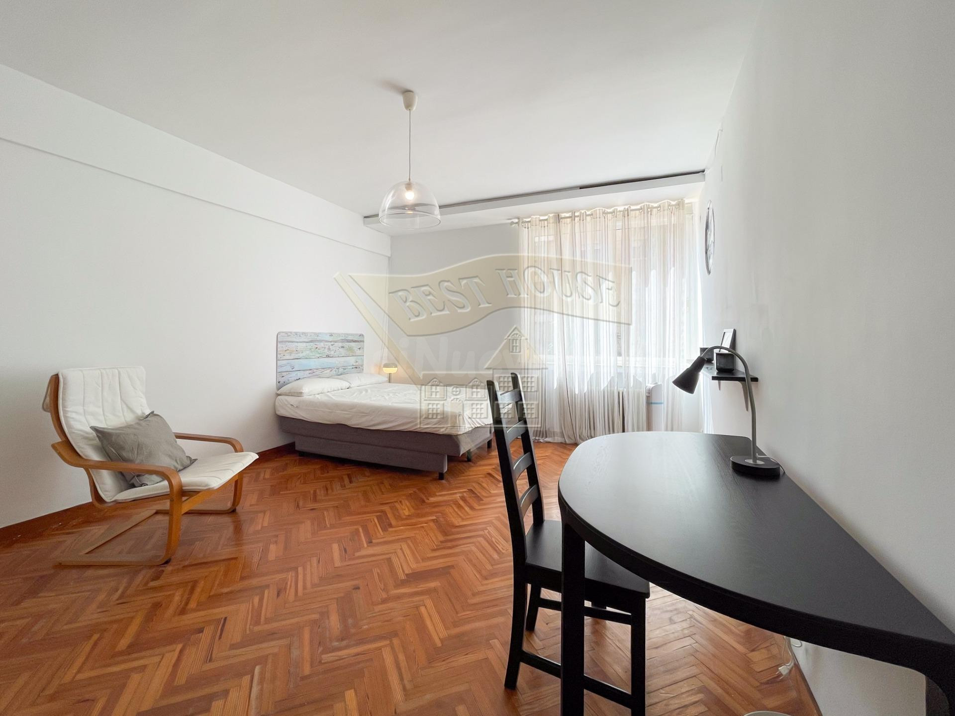 AMPLIO Y LUMINOSO PISO CON habitaciones DOBLES***** - foto 4