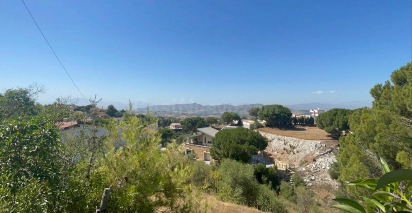 Parcela en Alhaurín de la Torre, zona Pinos de Alhaurín