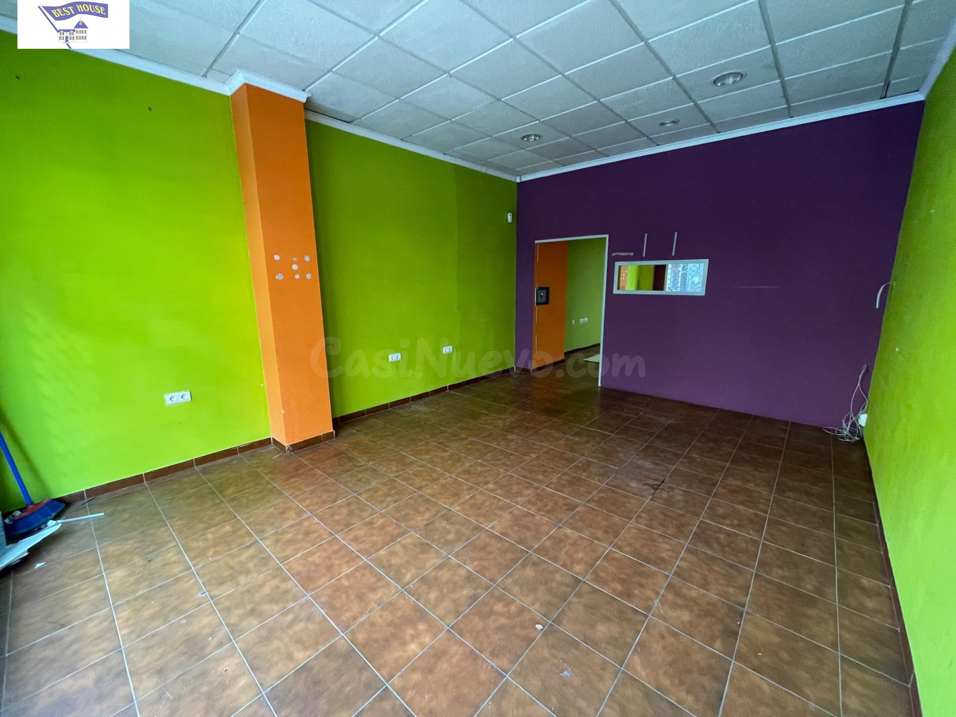 Local comercial 112m² en venta - Ensanche-Franciscanos