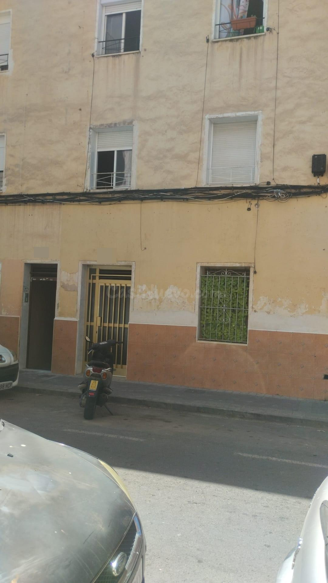 Planta Baja 3 dormitorios en Carrús (para reformar) - foto 4