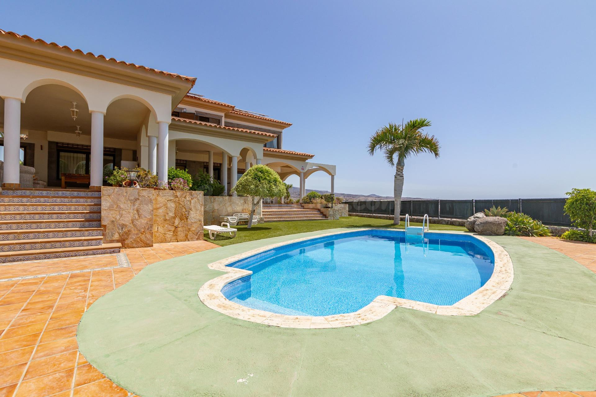 Villa en Sonnenland en venta en primera línea con vistas imp - foto 4