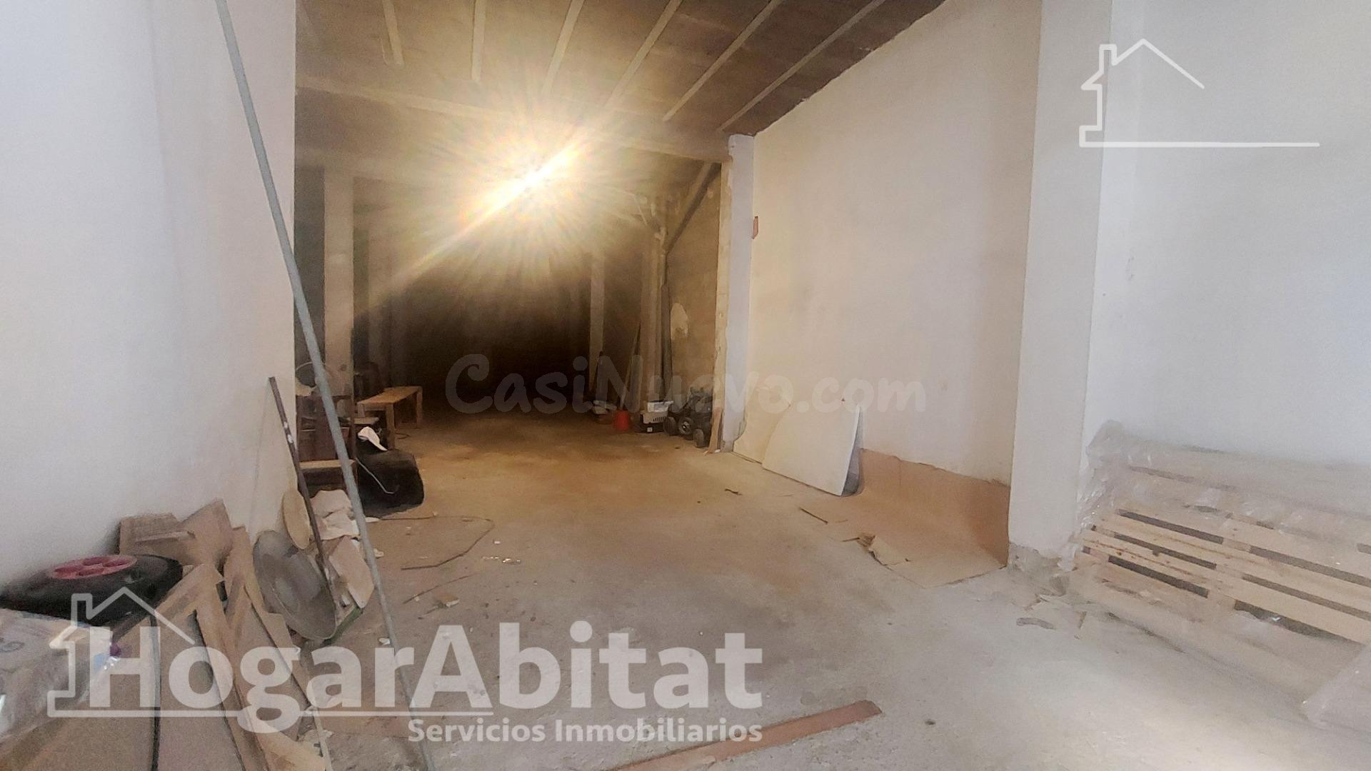 AMPLIO LOCAL COMERCIAL JUNTO A LA AV. DE VALENCIA - foto 4