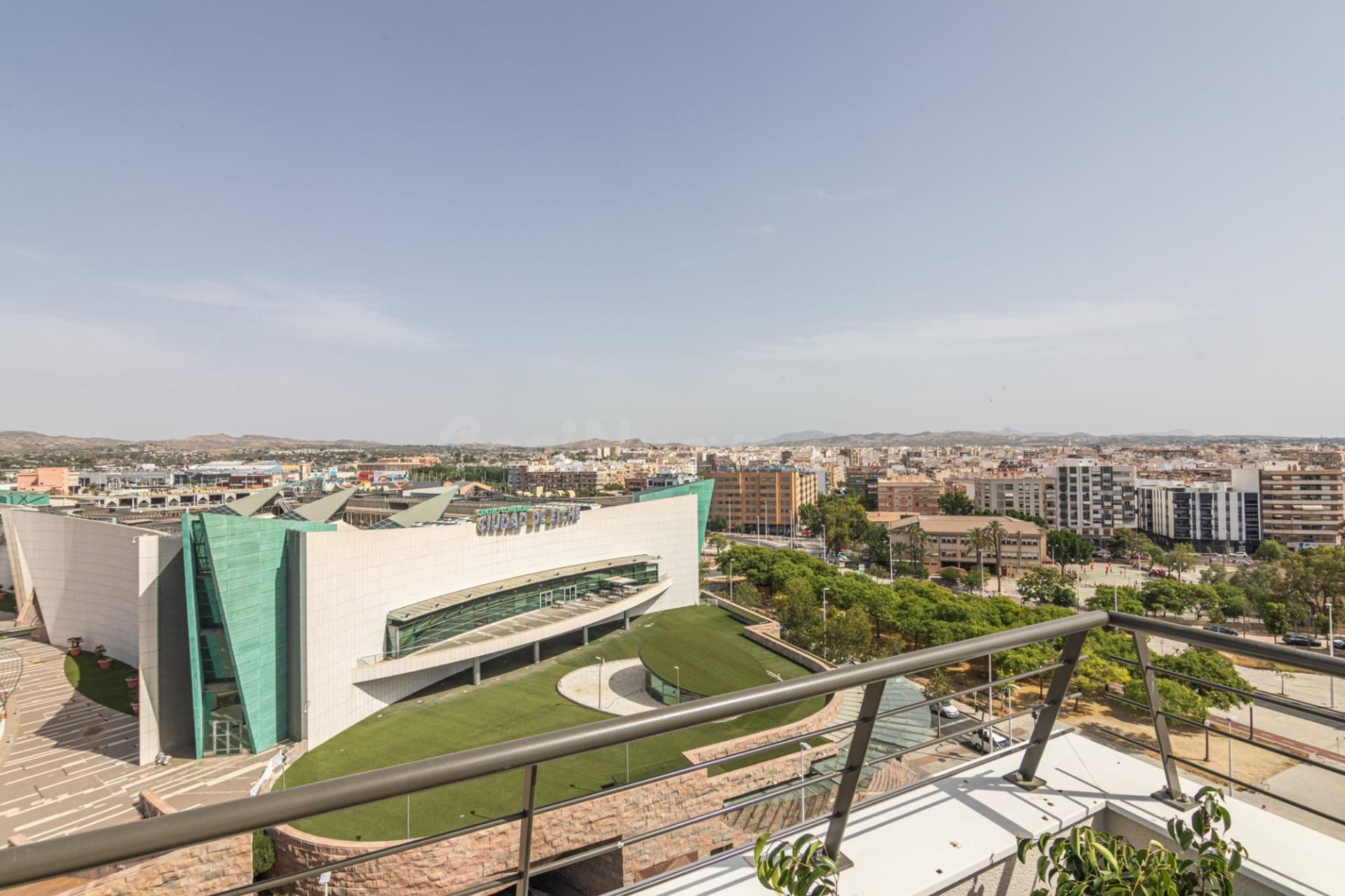 Exclusivo ático de lujo a estrenar junto a El Corte Inglés.