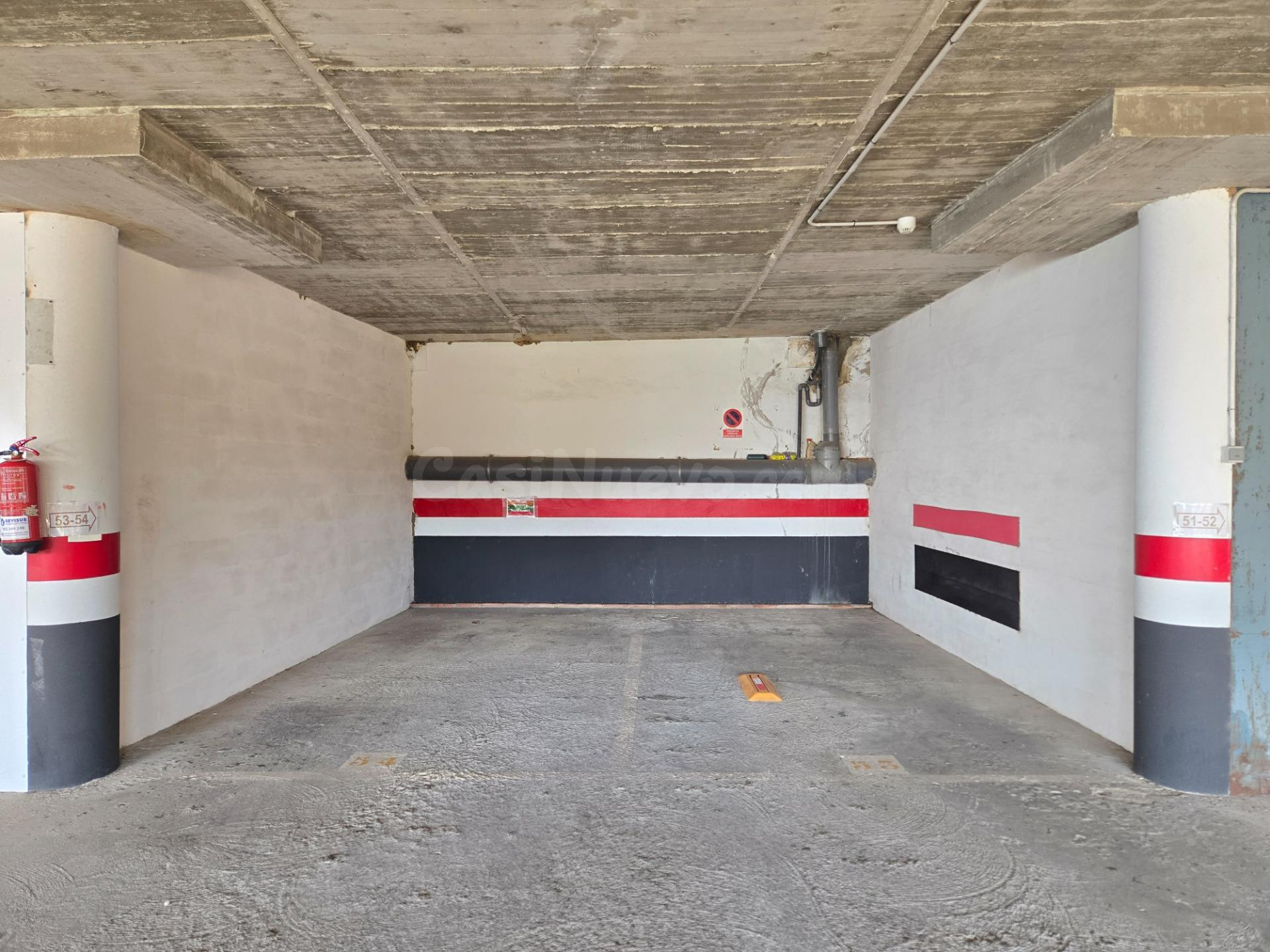 Carvajal - Dos Amplias plazas de parking cerradas con puerta