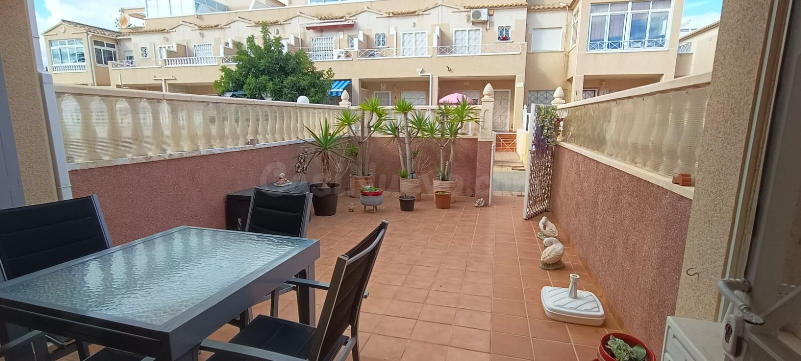 ✨ Tu rincón mediterráneo: adosado con gran terraza, solárium - foto 3