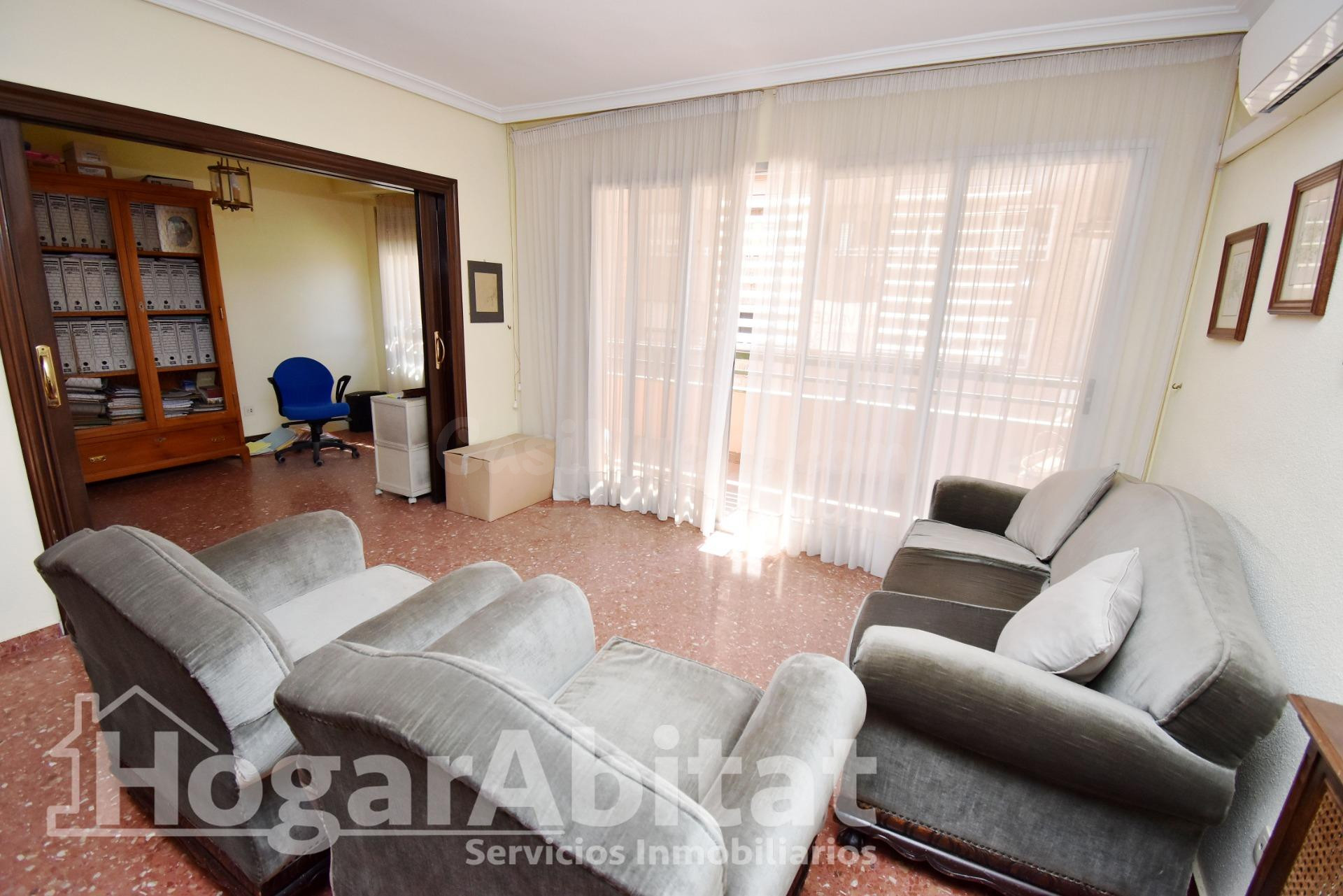 EXTERIOR EN RESIDENCIAL CON GARAJE, ASCENSOR, TERRAZA Y TRAS - foto 3