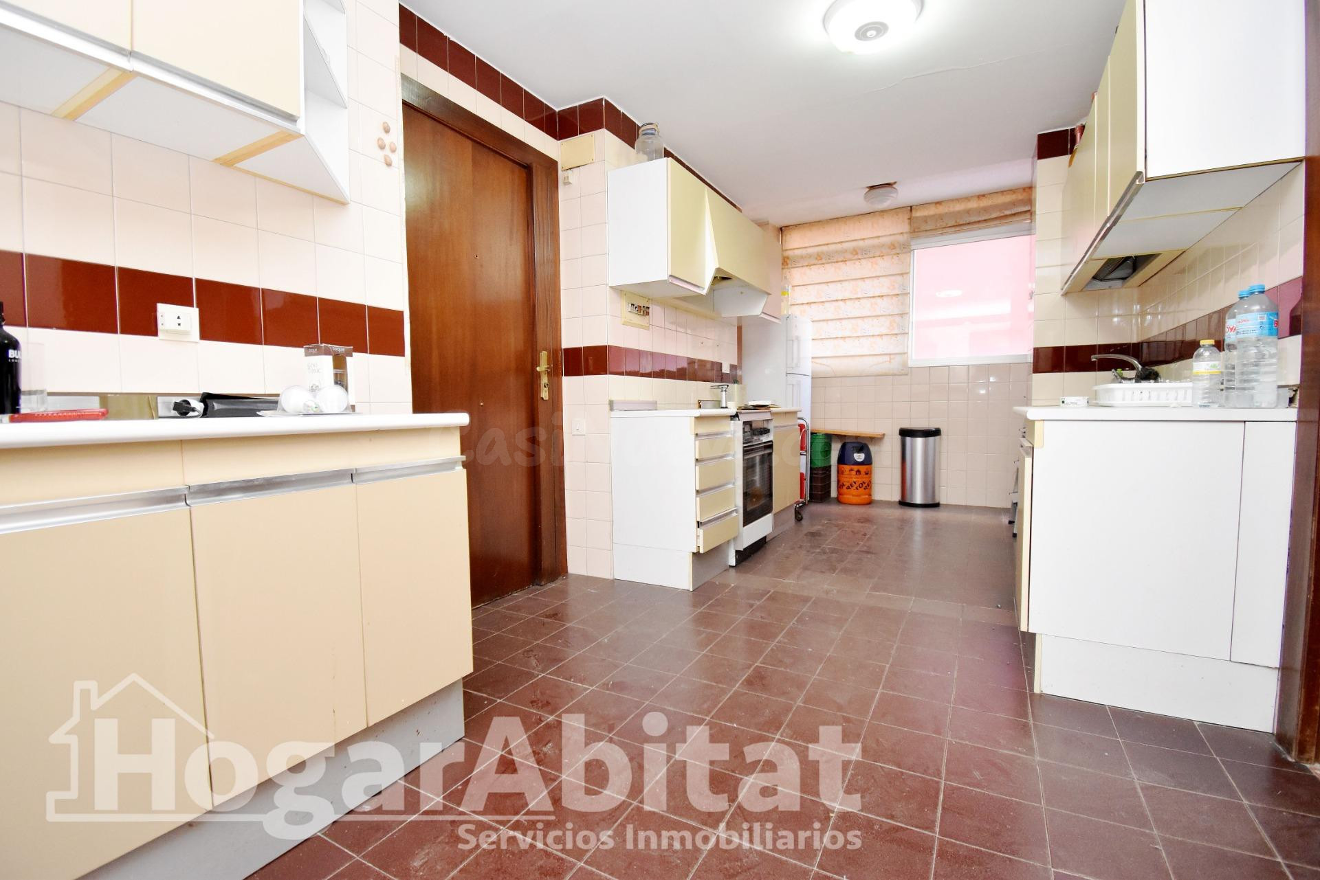 EXTERIOR EN RESIDENCIAL CON GARAJE, ASCENSOR, TERRAZA Y TRAS - foto 5
