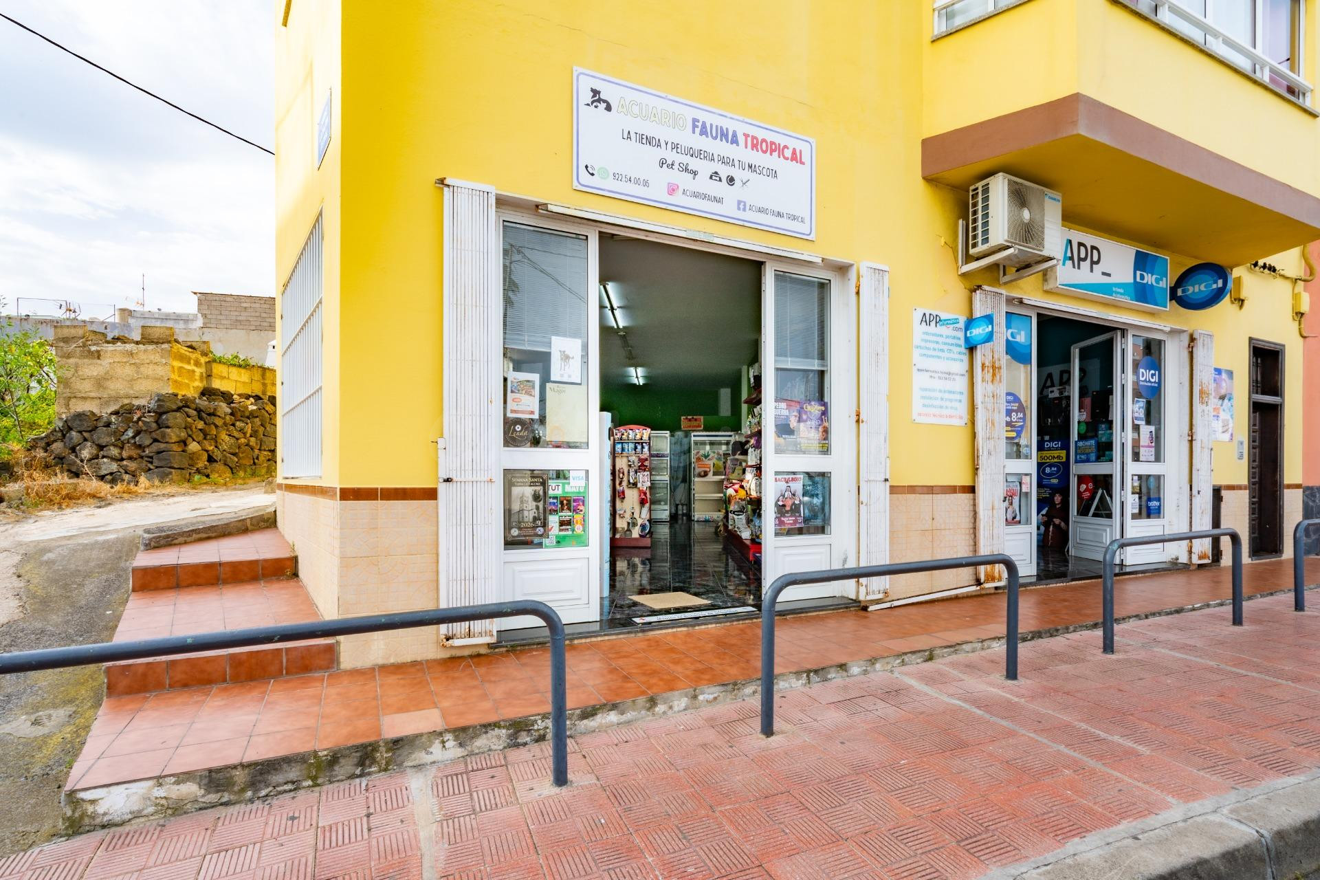 Local comercial en el corazón de Tejina – ¡Ubicación Premium - foto 2