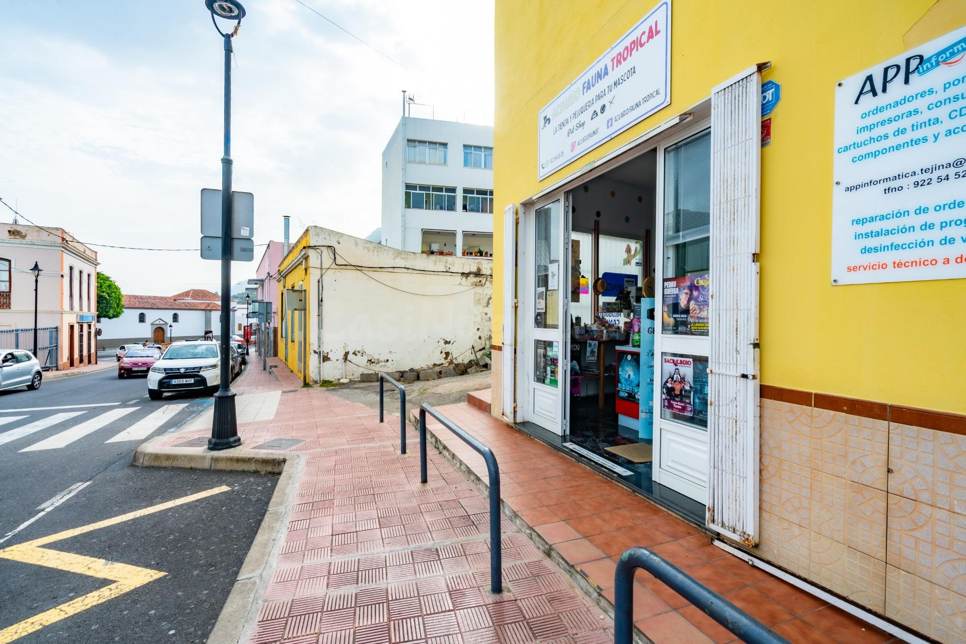 Local comercial en el corazón de Tejina – ¡Ubicación Premium - foto 4