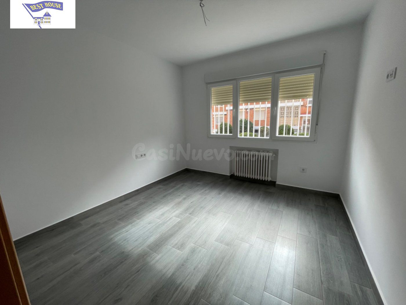 PISO CON GARAJE. REFORMADO . CALEFACCIÓN Y AGUA CENTRAL. - foto 4