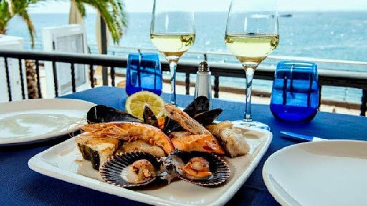 OPORTUNIDAD!! PRIMERA LINEA!! RESTAURANTE CON GRAN TERRAZA F - foto 5