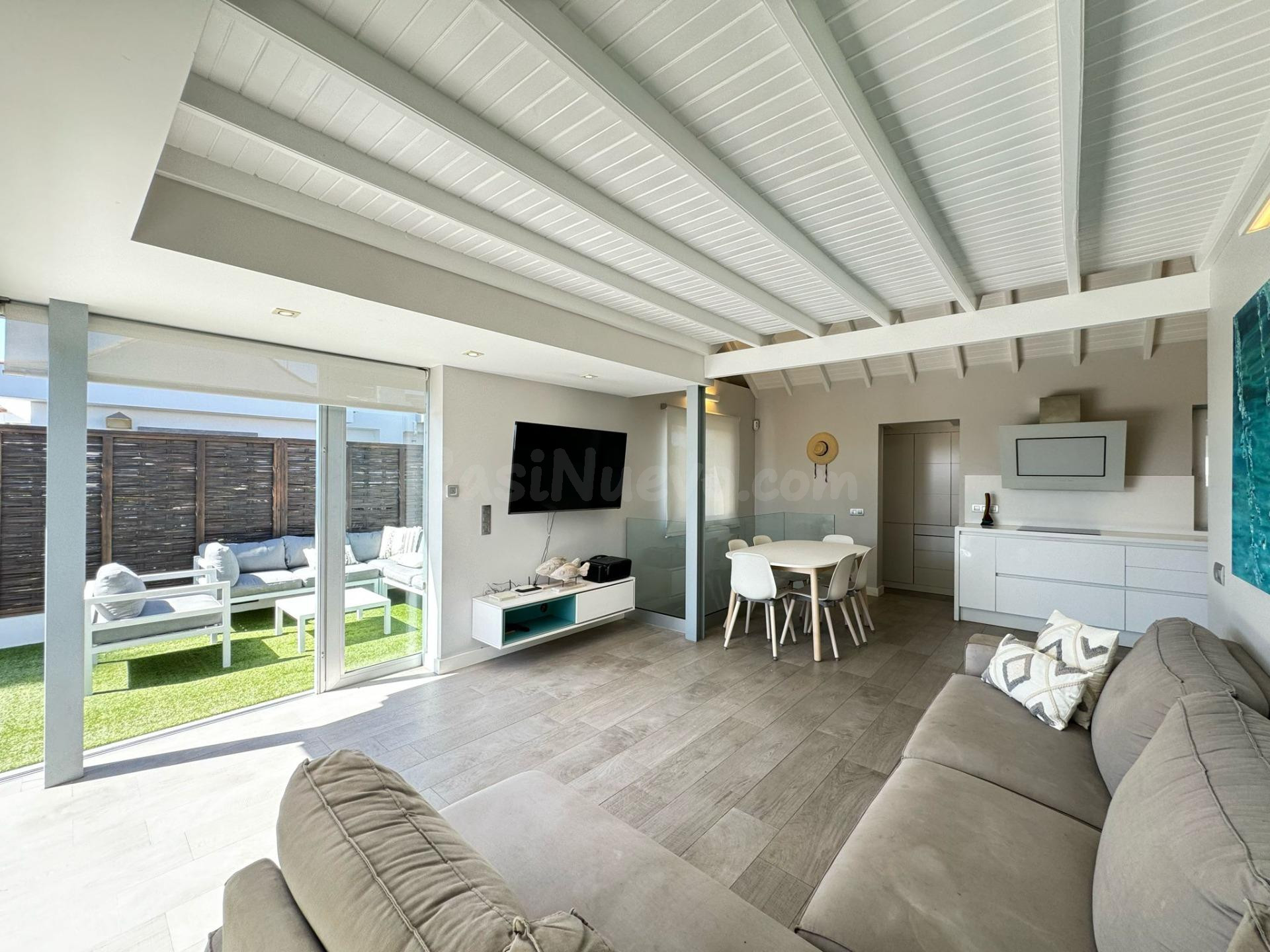 Espectacular bungalow con terraza privada y piscina comunita