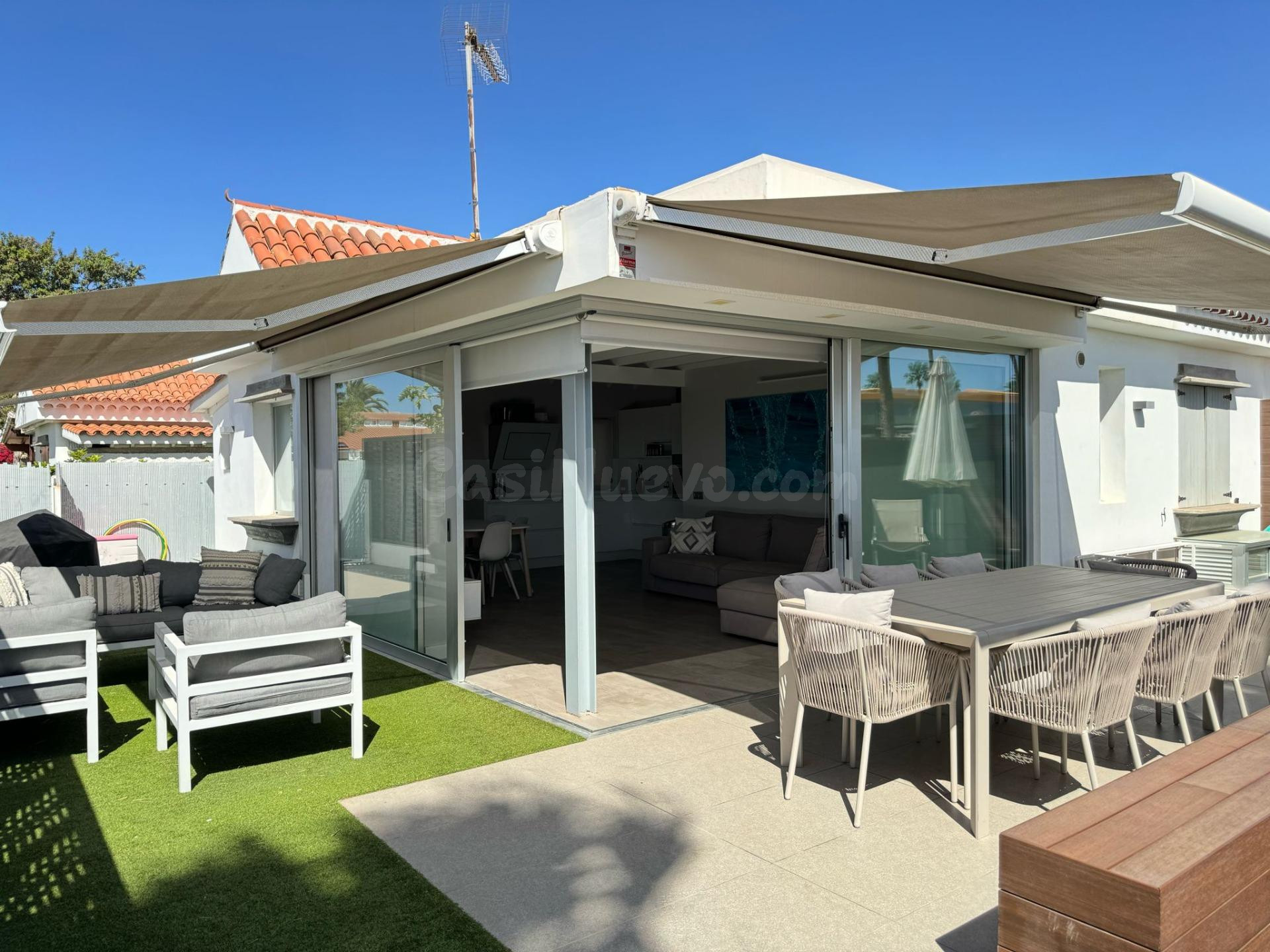 Espectacular bungalow con terraza privada y piscina comunita - foto 3