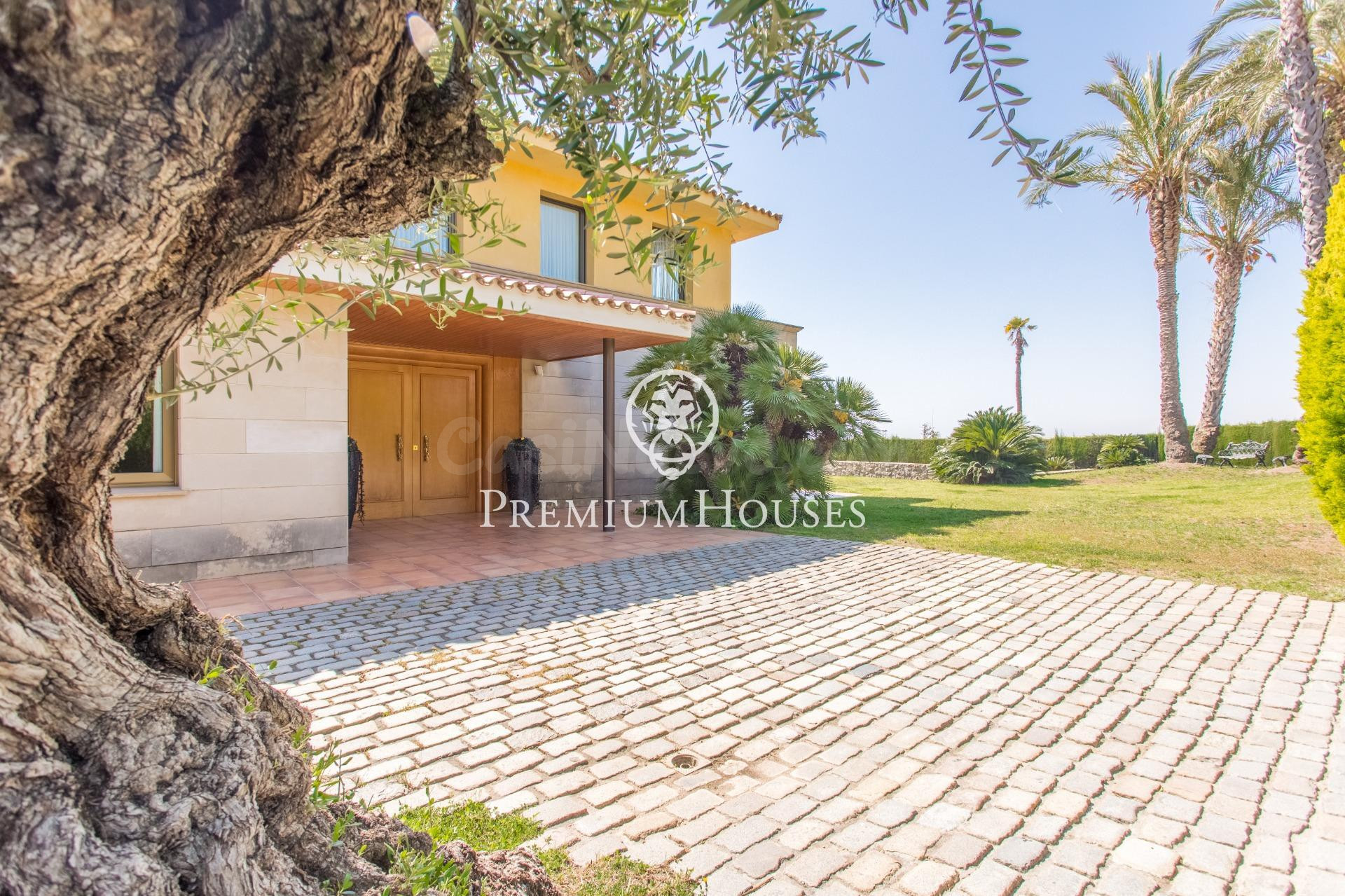 Casa en venta en la exclusiva urbanización 'Can Teixidó' con - foto 5