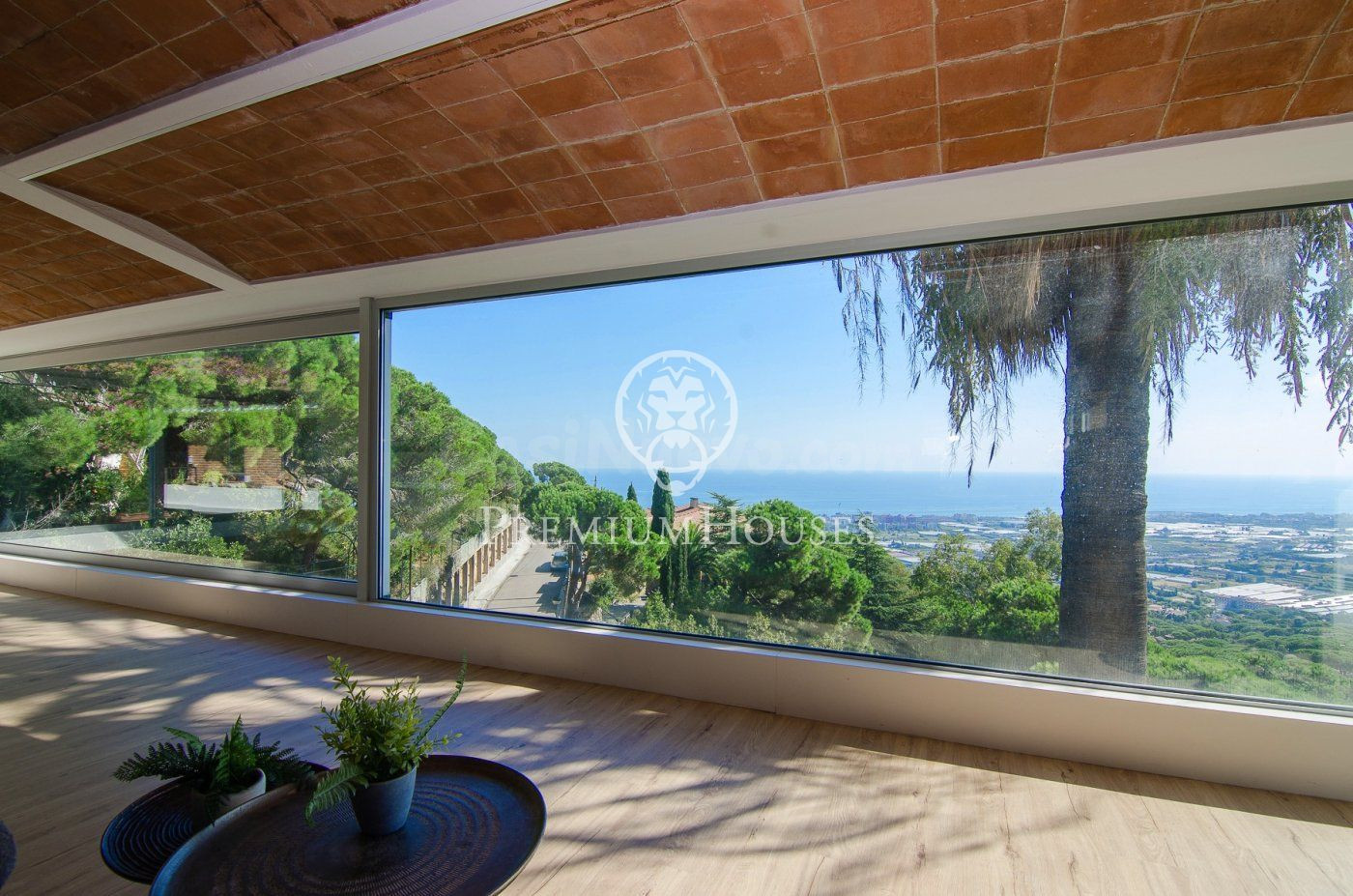 Moderna casa en venta en Cabrils. Alrededores de Barcelona. - foto 2