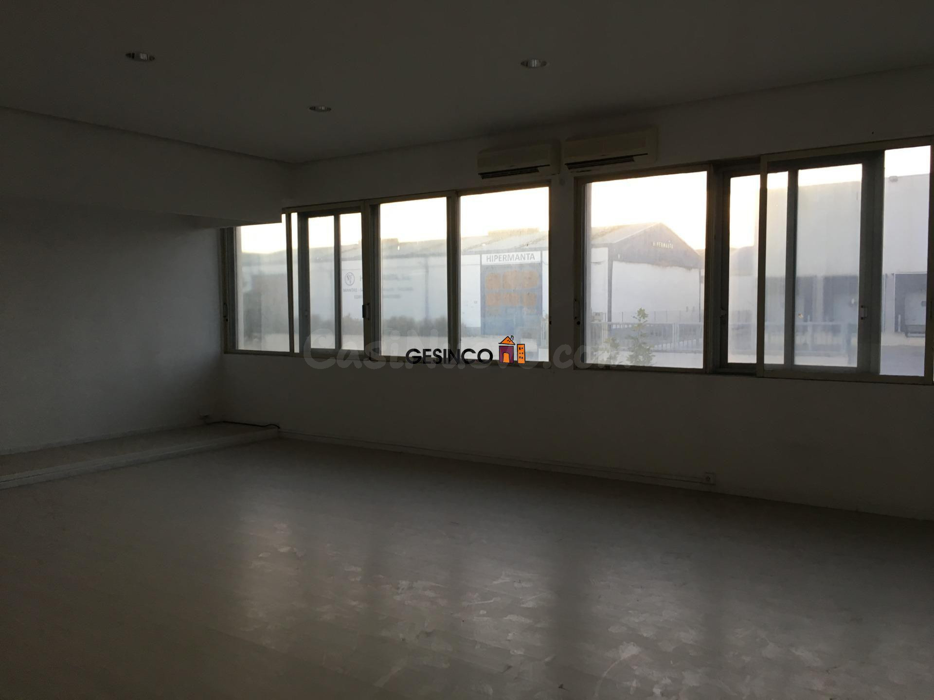 Local comercial 430m² en alquiler - Poligono El Pla - foto 3