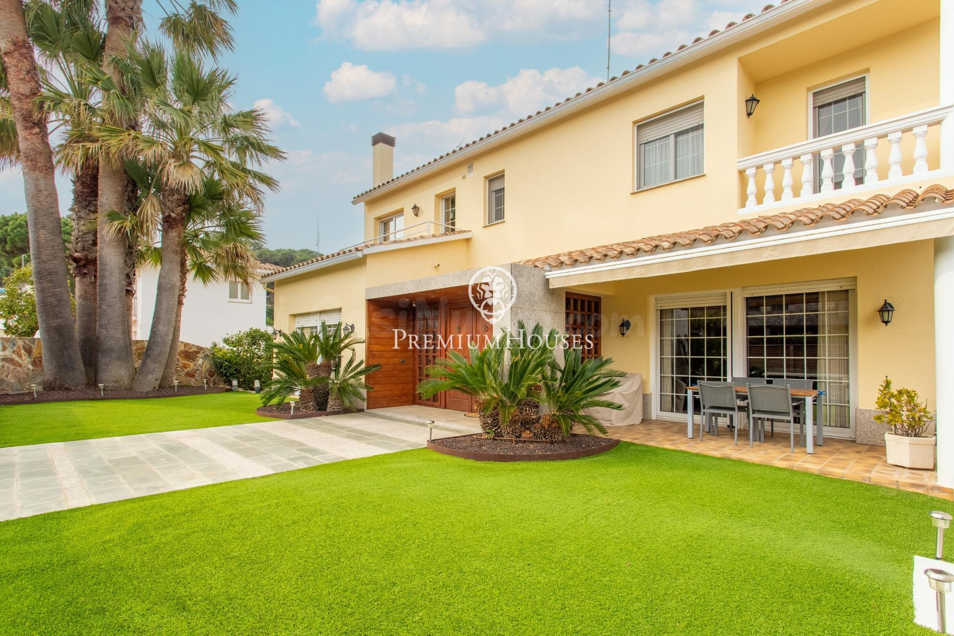 Casa unifamiliar en venta con piscina en Mataró - foto 3