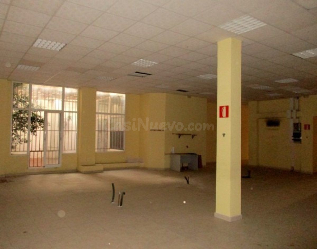 Local comercial 250m² en alquiler - Alameda