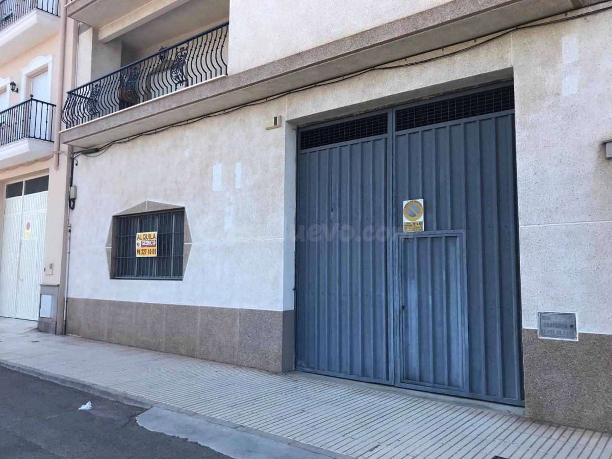 LOCAL COMERCIAL O NAVE CÉNTRICA