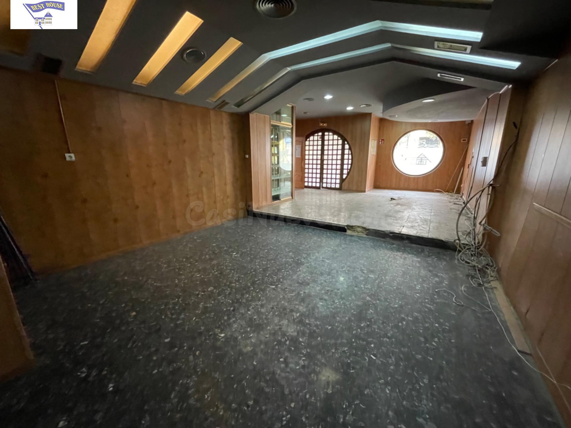 Local comercial 300m² en alquiler - Ensanche-Franciscanos - foto 4