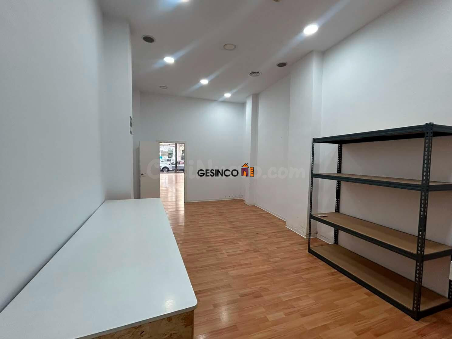 LOCAL COMERCIAL EN ALQUILER BIEN SITUADO - foto 5